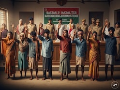 छत्तीसगढ़ के बस्तर में 21 नक्सलियों ने हथियार छोड़े, 13 महिलाएं भी शामिल