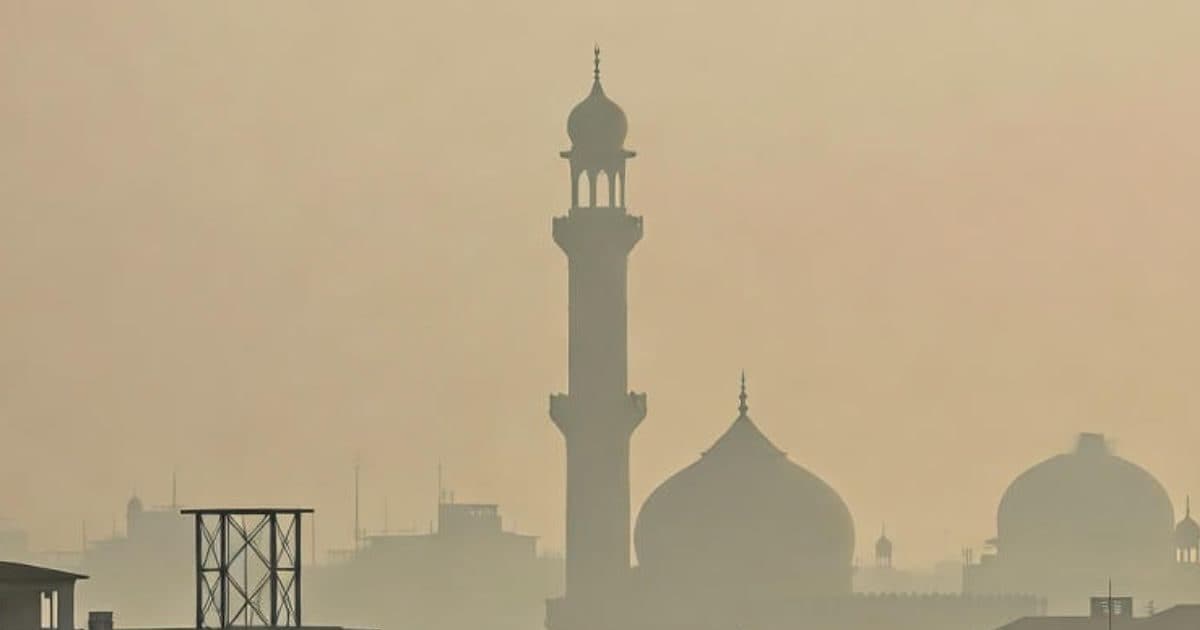 2000 या 400... दिल्ली में असल AQI कितनी? आंकड़ों में इस अंतर की समझें वजह