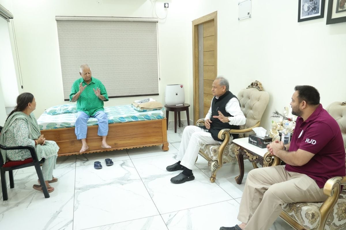 RJD के आगे झुक गई कांग्रेस, मान ली तेजस्वी की डिमांड! लालू ने कैसे किया खेल?
