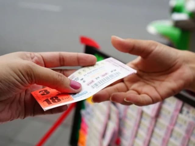 Bought tickets bought in fun, lottery of crores; The person was stunned when the number is matching Bought tickets bought in fun, lottery of crores; The person was stunned when the number is matching
