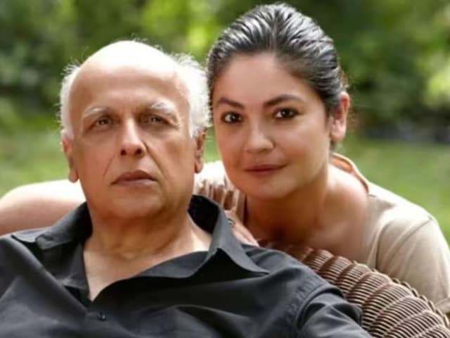 रोज शराब पीकर घर आते थे महेश भट्ट, तंग आकर Ex वाइफ ने उठा लिया था बड़ा कदम रोज शराब पीकर घर आते थे महेश भट्ट, तंग आकर Ex वाइफ ने उठा लिया था बड़ा कदम