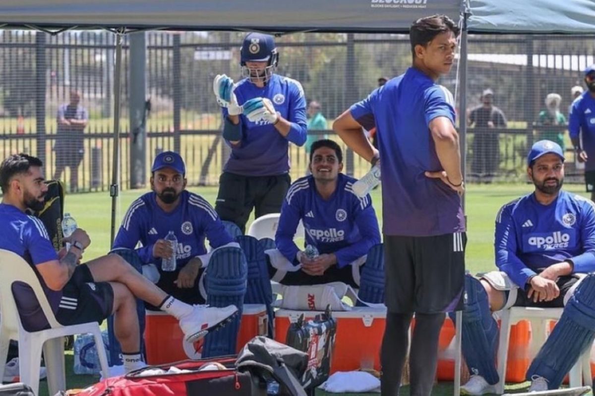 ऑप्टस स्टेडियम में दरारें बोल उठती हैं, आग उगलती बॉल करती है बवाल