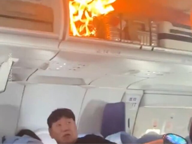 Fire broke out in a power bank at an altitude of 10 KM, flames arose from a bag kept in the plane.