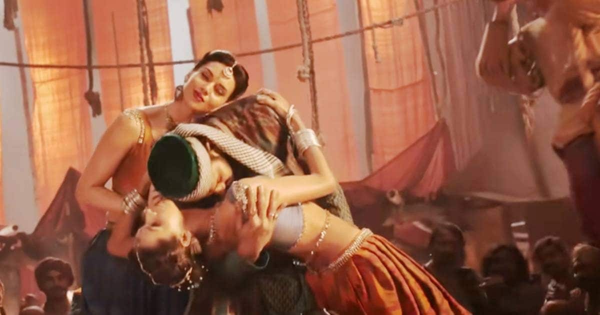 प्रभास संग रोमांस कर चुकीं वो हसीना, जिसके चेहरे के नूर पर फिदा है जमाना, 5 मिनट के गाने के लेती हैं करोड़ों