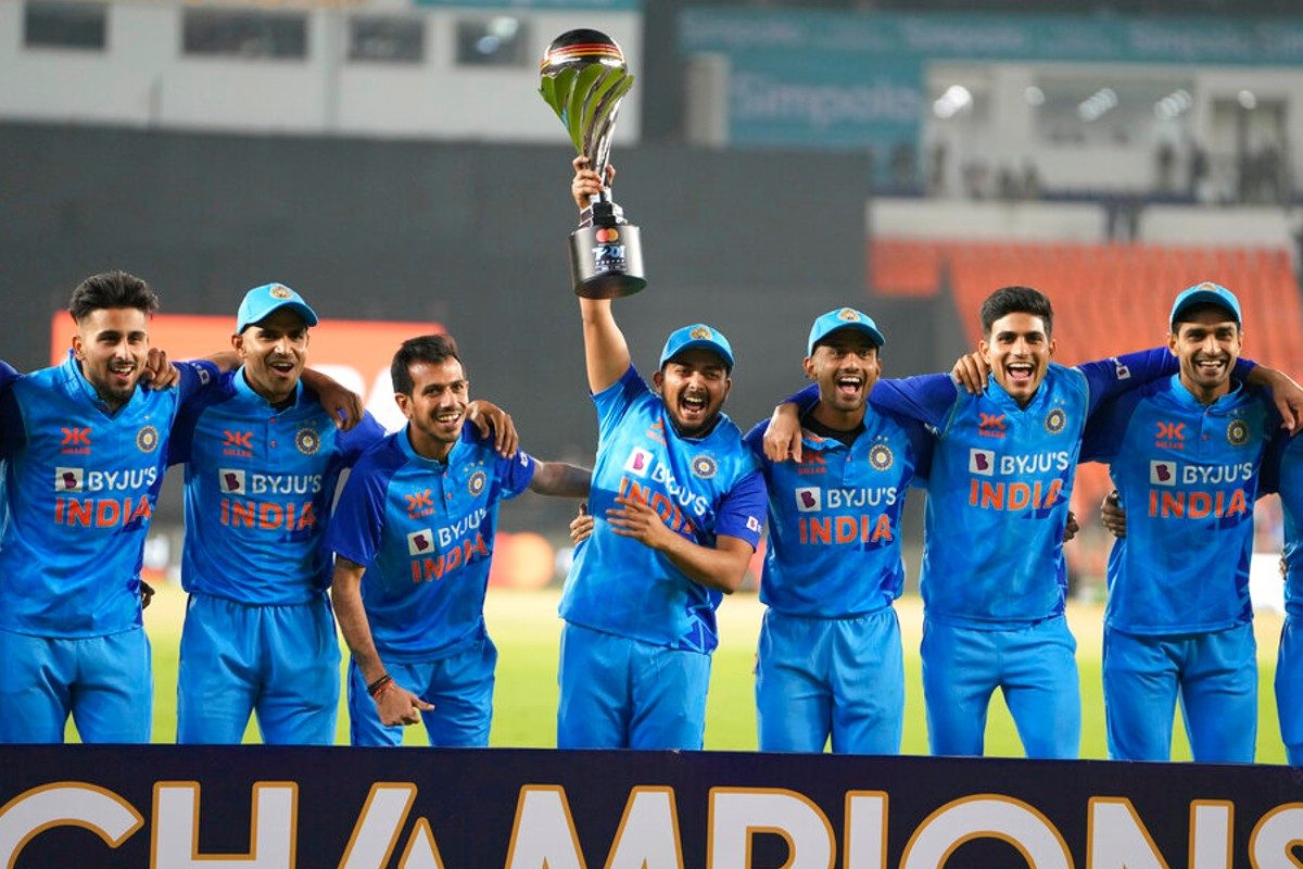 अंडर-19 के 3 दोस्तों की जोड़ी, एक बना सुपरस्टार, दूसरे का करियर हो गया बर्बाद