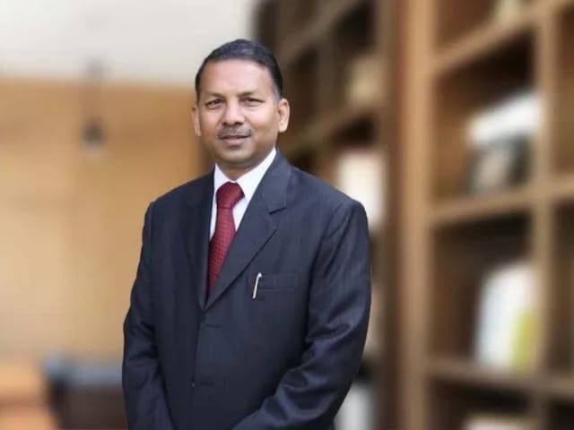 Rajinder Gupta is the owner of 11000 crores, ever a salary of 900 rupees a month Rajinder Gupta is the owner of 11000 crores, ever a salary of 900 rupees a month