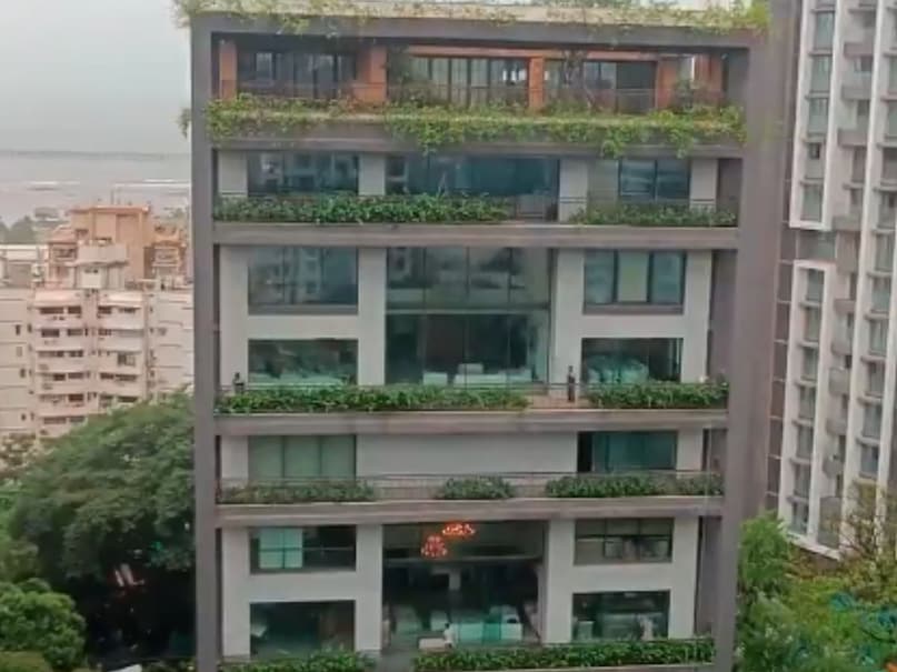 Most Expensive Bollywood starts home, shahrukh khan home price, amitabh home price, ranvir kapoor home price, ranbeer singh home price, बॉलीवुड में सबसे महंगा घर किसका, शाहरुख के बंगले की कीमत, अमिताभ बच्&zwj;चन के बंगले की कीमत, रणवीर कपूर के बंगले की कीमत, अक्षय कुमार के बंगले की कीमत, अजय देवगन के बंगले की कीमत  