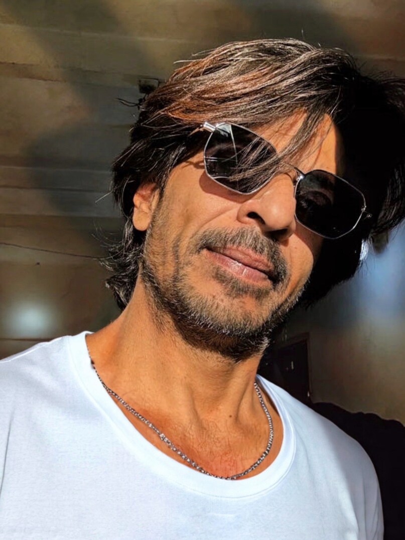 shah rukh khan doppelganger, shah rukh khan lookalike, shah rukh khan ibrahim qadri, ibrahim qadri net worth, ibrahim qadri as shah rukh khan, ibrahim qadri fees, ibrahim qadri age, ibrahim qadrisrk, shah rukh khan, 