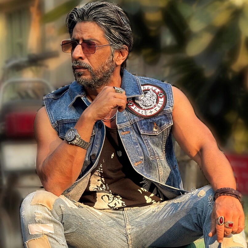 shah rukh khan doppelganger, shah rukh khan lookalike, shah rukh khan ibrahim qadri, ibrahim qadri net worth, ibrahim qadri as shah rukh khan, ibrahim qadri fees, ibrahim qadri age, ibrahim qadrisrk, shah rukh khan, 