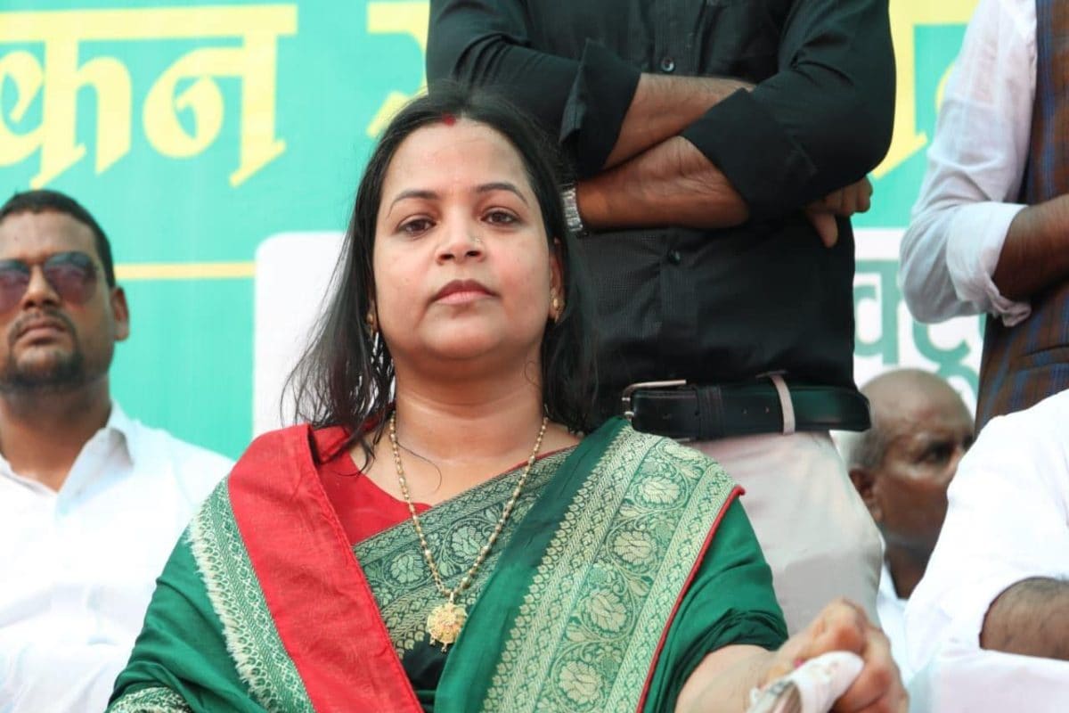 एक गलती पड़ गई भारी! जानिए क्यों रद्द हुआ RJD उम्मीदवार श्वेता सुमन का नामांकन