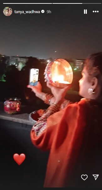 Karwa Chauth 2025, Karwa Chauth, Suryakumar Yadav, Devisha Shetty Karwa Chauth, Suresh Raina, Priyanka Choudhary raina Karwa Chauth, Suryakumar Yadav Devisha Shetty Karwa Chauth, cricketers celebrates Karwa Chauth, सूर्यकुमार यादव, सुरेश रैना, देविशा शेट्टी 
