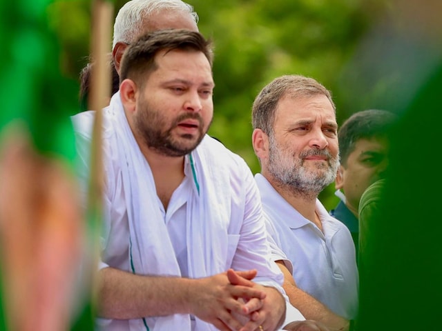 RJD के आगे झुक गई कांग्रेस, मान ली तेजस्वी की डिमांड! लालू ने कैसे किया खेल? RJD के आगे झुक गई कांग्रेस, मान ली तेजस्वी की डिमांड! लालू ने कैसे किया खेल?