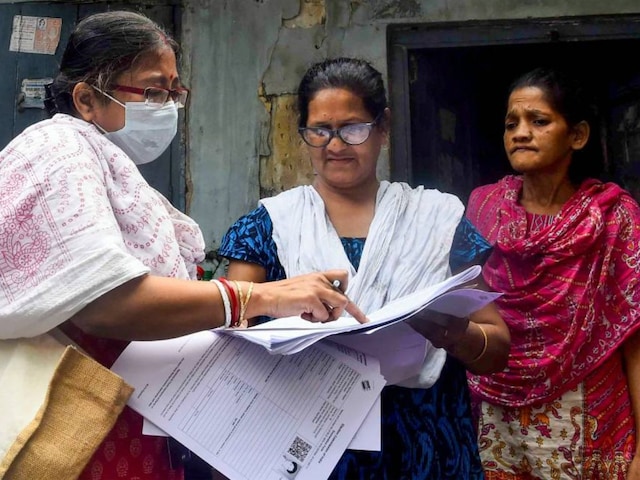 क्या SIR में आपसे BLO मांग सकता है OTP? चुनाव आयोग ने बताई सच्चाई