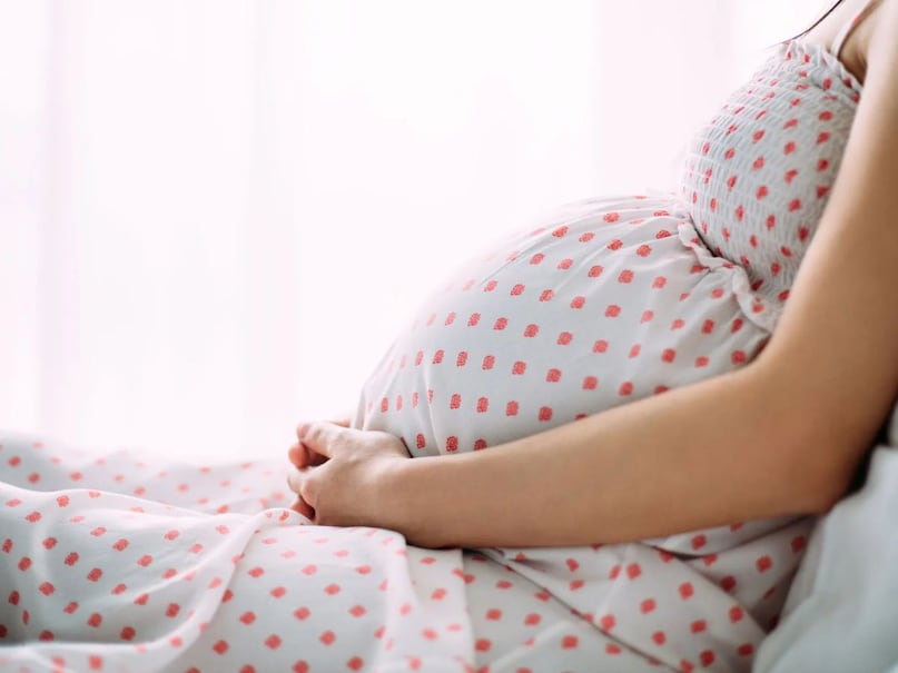 who should not drink fenugreek water, fenugreek water side effects on health, fenugreek for thyroid and diabetes caution, is fenugreek safe during pregnancy, ayurvedic uses and risks of fenugreek water, how to drink fenugreek water safely, मेथी का पानी पीने के नुकसान, किन लोगों को नहीं पीना चाहिए मेथी का पानी, थायरॉइड और प्रेग्नेंसी में मेथी का असर, मेथी वाटर के साइड इफेक्ट्स और सावधानियां