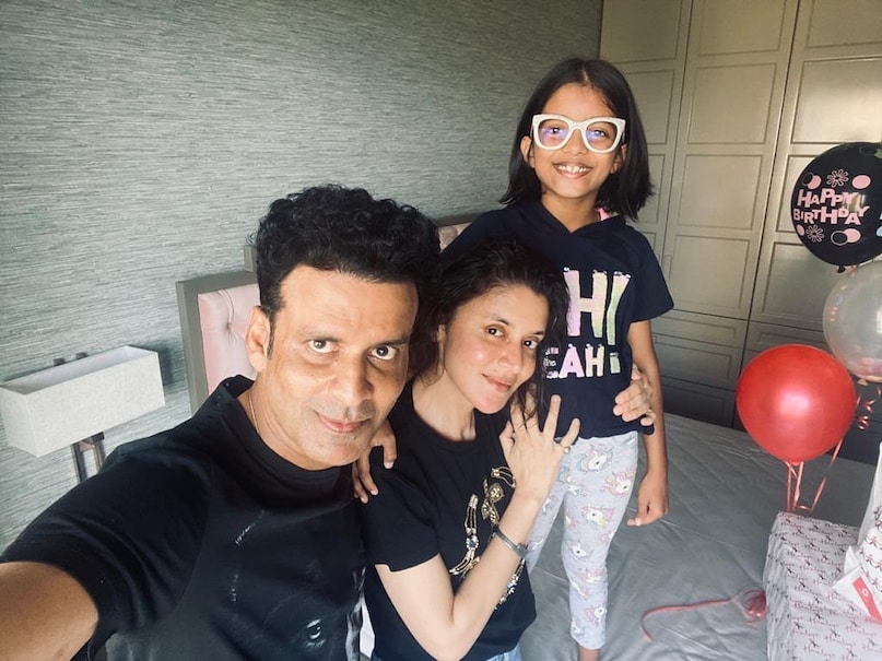 कपल के रोमांस की शुरुआत हंसल मेहता की उस पार्टी से हुई थी जहां शबाना की सादगी ने मनोज बाजपेयी का दिल जीत लिया था. शबाना रजा ने अपने करियर की शुरुआत बॉबी देओल की फिल्म ‘करीब’ से की थी. वहीं मनोज ने 1994 में फिल्म द्रोहकाल से एक्टिंग डेब्यू किया था. कपल के रोमांस की शुरुआत हंसल मेहता की उस पार्टी से हुई थी जहां शबाना की सादगी ने मनोज बाजपेयी का दिल जीत लिया था. शबाना रजा ने अपने करियर की शुरुआत बॉबी देओल की फिल्म ‘करीब’ से की थी. वहीं मनोज ने 1994 में फिल्म द्रोहकाल से एक्टिंग डेब्यू किया था.