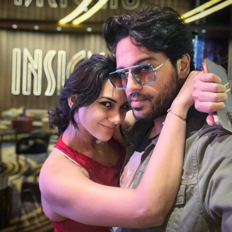 गौरव को समर्थन न देने के लिए आलोचना के कुछ दिनों बाद, आकांक्षा ने करवा चौथ 2025 के अवसर पर उनके लिए एक प्यारा नोट साझा किया. उन्होंने वर्षों के दौरान उनकी तस्वीरों का एक कोलाज साझा किया और लिखा कि वह वो पहली बार उन्हें मिस कर रही हैं.