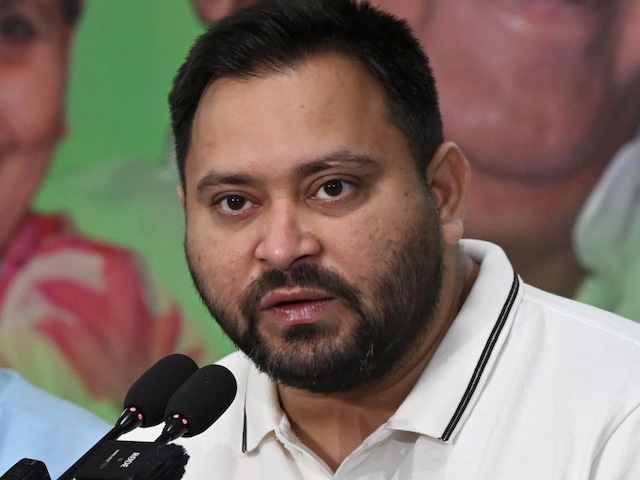 बिहार चुनाव में बड़ी तेजी से बढ़ रहे थे तेजस्वी यादव, पर कौन बन गया 'बैगेज'?