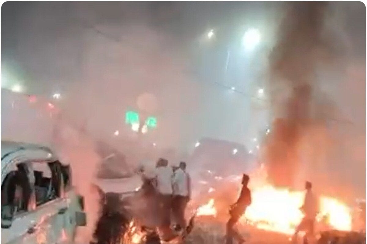 VIDEO: लाल किले के पास धमाका चारों तरफ मची चीख-पुकार पूरी दिल्ली में हाई अलर्ट