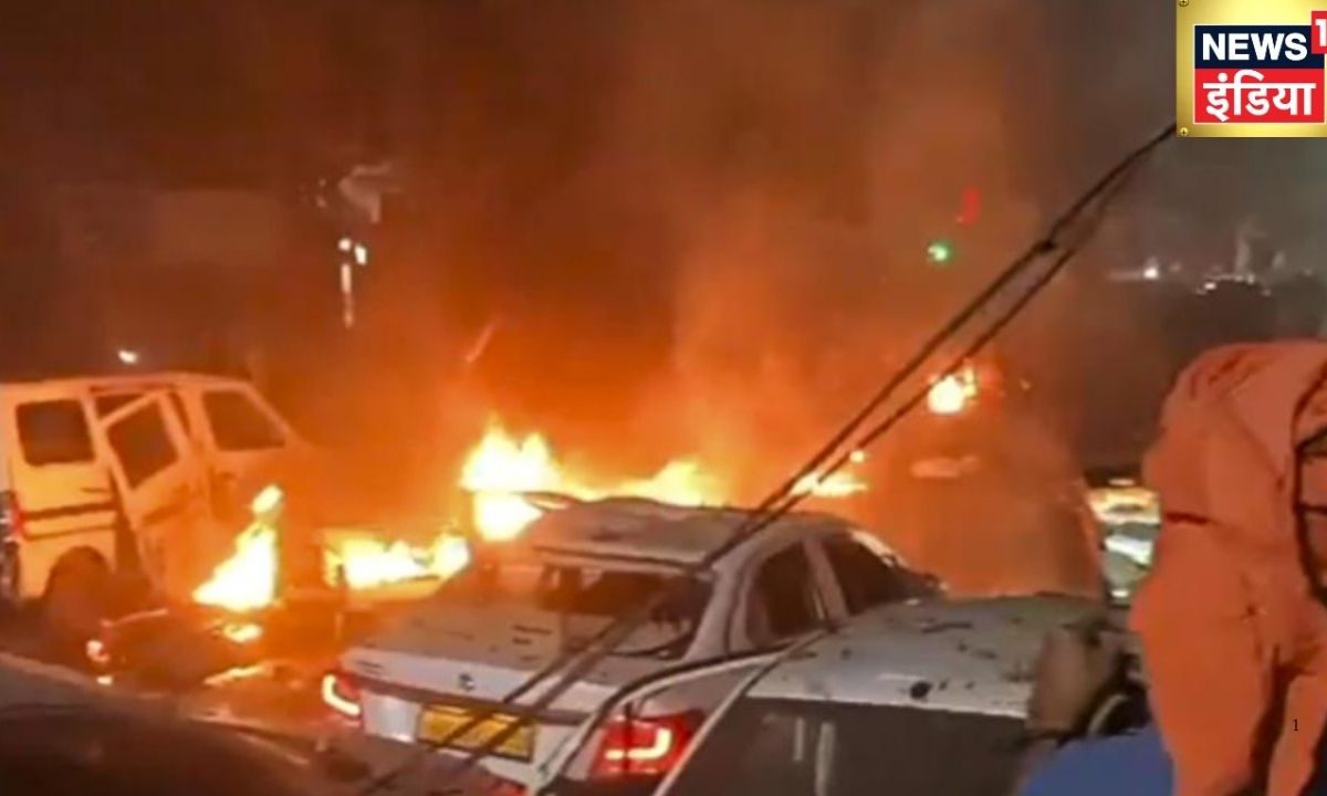 देख‍िए द‍िल्‍ली धमाके का लाइव वीडियो कैसे लाल किले के पास अचानक मच गई अफरातफरी