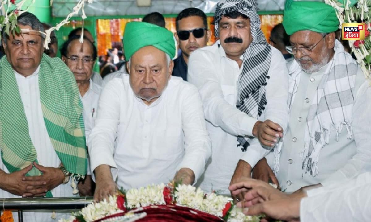 Bihar Election 2025: चुनाव नतीजों से पहले नीतीश कुमार पहुंचे दरगाह... देखें पूरा वीडियो