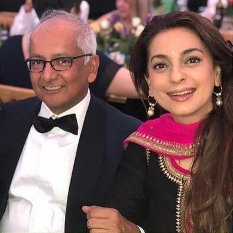 Speaking on their relationship, the actress shared, “Before marriage, Jay used to write letters to me every day. After marriage, all of that stopped. Those days, we used to send letters and cards to each other which has now turned into emails and WhatsApp messages. Jay and I met at a dinner and then he started hovering around me. Once, on my birthday, he sent me a truck full of red roses. And, I took a year to say ‘yes’ to him.”