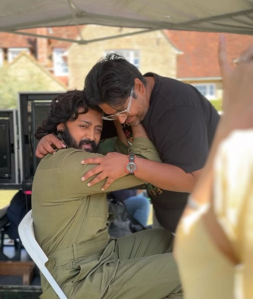 मिलाप जावेरी अब 'मस्ती 4' पर काम कर रहे हैं और उन्होंने साझा किया कि उन्हें यह फिल्म रितेश देशमुख की वजह से मिली. उन्होंने याद किया कि दो साल पहले उनके करियर में एक भयानक दौर था, जब कोई उनके कॉल का जवाब नहीं देता था या विश्वास नहीं करता था कि वह फिर से निर्देशन कर सकते हैं. 