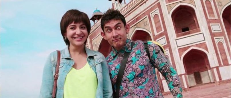 गलाटा प्लस के साथ एक बातचीत में, राजकुमार हिरानी ने कहा, ‘जब हमने पीके लिखना शुरू किया, तब इंसेप्शन आई और हमें एहसास हुआ कि हमारी फिल्म इंसेप्शन जैसी है. पीके में लोगों के दिमाग में घुसकर उनके जीवन के अनुभवों को बदलने की शक्ति थी. क्योंकि हमें लगा कि अगर आपने जीवन को एक विशेष तरीके से अनुभव किया है, तो आप कुछ चीजों के बारे में निंदक हो जाते हैं. इसलिए अगर आपका अनुभव बदल सकता है, तो आपकी निंदकता नहीं रहेगी, आप एक अलग व्यक्ति बन जाएंगे. इसलिए हमने उस रास्ते पर चले गए थे. हमें एहसास हुआ कि अगर हम ऐसा करते हैं, तो यह लगेगा कि हमने इंसेप्शन की नकल की है.’ गलाटा प्लस के साथ एक बातचीत में, राजकुमार हिरानी ने कहा, ‘जब हमने पीके लिखना शुरू किया, तब इंसेप्शन आई और हमें एहसास हुआ कि हमारी फिल्म इंसेप्शन जैसी है. पीके में लोगों के दिमाग में घुसकर उनके जीवन के अनुभवों को बदलने की शक्ति थी. क्योंकि हमें लगा कि अगर आपने जीवन को एक विशेष तरीके से अनुभव किया है, तो आप कुछ चीजों के बारे में निंदक हो जाते हैं. इसलिए अगर आपका अनुभव बदल सकता है, तो आपकी निंदकता नहीं रहेगी, आप एक अलग व्यक्ति बन जाएंगे. इसलिए हमने उस रास्ते पर चले गए थे. हमें एहसास हुआ कि अगर हम ऐसा करते हैं, तो यह लगेगा कि हमने इंसेप्शन की नकल की है.’