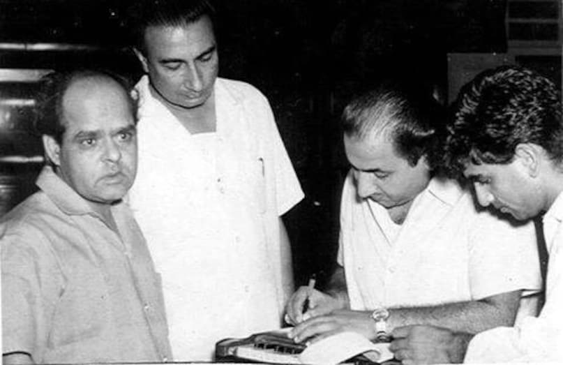 However, his dreams were bigger. He left the job in 1948 to find work as a Hindi film music director in Bombay. Roshan worked as an assistant to Khawaja Khurshid Anwar in the film Singaar (1949).