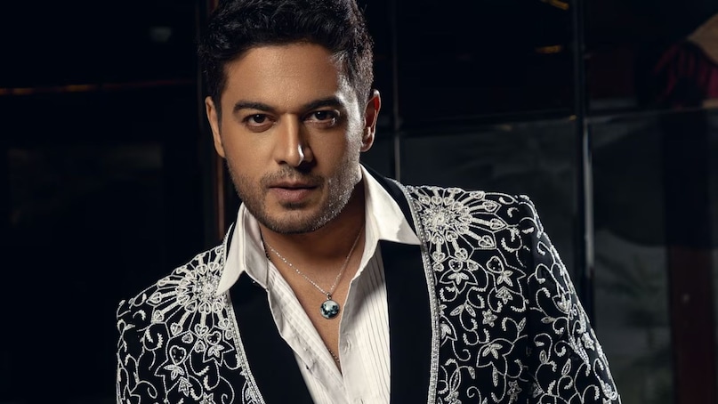 गौरव खन्ना: टेलीविजन के सबसे प्रिय अभिनेताओं में से एक, गौरव खन्ना का जन्म 11 दिसंबर 1981 को हुआ था. शोबिज में प्रवेश करने से पहले, उन्होंने MBA पूरा किया और एक आईटी फर्म में काम किया. हालांकि उन्होंने रियलिटी शो से दूर रहना पसंद किया, लेकिन उनकी लगातार प्रदर्शन और दर्शकों के साथ मजबूत संबंध ने उन्हें बहुत प्रशंसा दिलाई. 