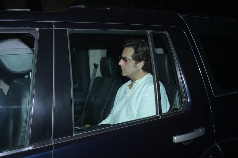 Dharmendra Prayer Meet, Bollywood celebrity deaths, Dharmendra, Dharmendra Prayer Meet in Hema Malini house, Shah Rukh Khan, Salman Khan, Aishwarya Rai Bachchan, Abhishek Bachchan, Jackie Shroff, Shabana Azmi, धर्मेंद्र प्रेयर मीट, धर्मेंद्र प्रेयर मीट में सेलेब्स Dharmendra Prayer Meet, Bollywood celebrity deaths, Dharmendra, Dharmendra Prayer Meet in Hema Malini house, Shah Rukh Khan, Salman Khan, Aishwarya Rai Bachchan, Abhishek Bachchan, Jackie Shroff, Shabana Azmi, धर्मेंद्र प्रेयर मीट, धर्मेंद्र प्रेयर मीट में सेलेब्स