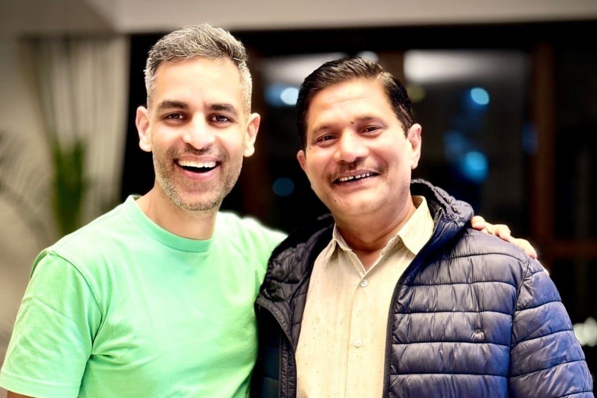 6 लाख सैलरी गिफ्ट में मिली स्कूटी गजब हैं ड्राइवर के ठाठ-बाट