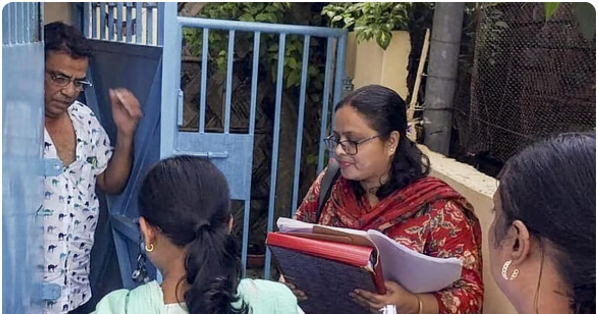 SIR को लेकर पश्चिम बंगाल में BLO ने किया ऐसा काम, नाराज हो गया चुनाव आयोग, दे दी चेतावनी SIR को लेकर पश्चिम बंगाल में BLO ने किया ऐसा काम, नाराज हो गया चुनाव आयोग, दे दी चेतावनी