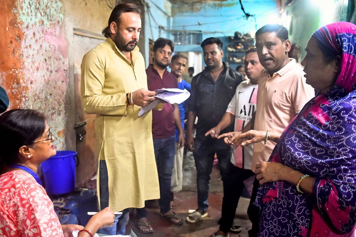 बंगाल में कटेंगे 10 लाख नाम एसआईआर पर ECI की ग्राउंड रिपोर्ट चौंकाने वाली