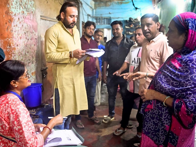 बंगाल में कटेंगे 10 लाख नाम? एसआईआर पर ECI की 'ग्राउंड रिपोर्ट' चौंकाने वाली