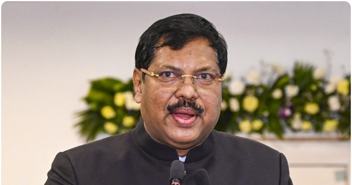 'IAS ऑफिसर के बच्चों की तुलना गरीब खेतिहर मजदूर के बच्चों से नहीं हो सकती'