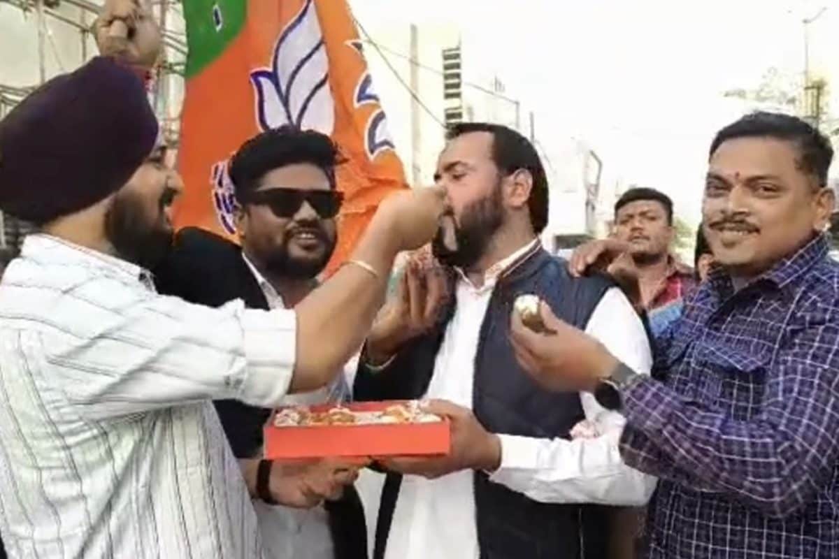 Bihar Chunav: जश्न में डूबा बिलासपुर, एनडीए की जीत पर मिठाई बांटी, आतिशबाजी