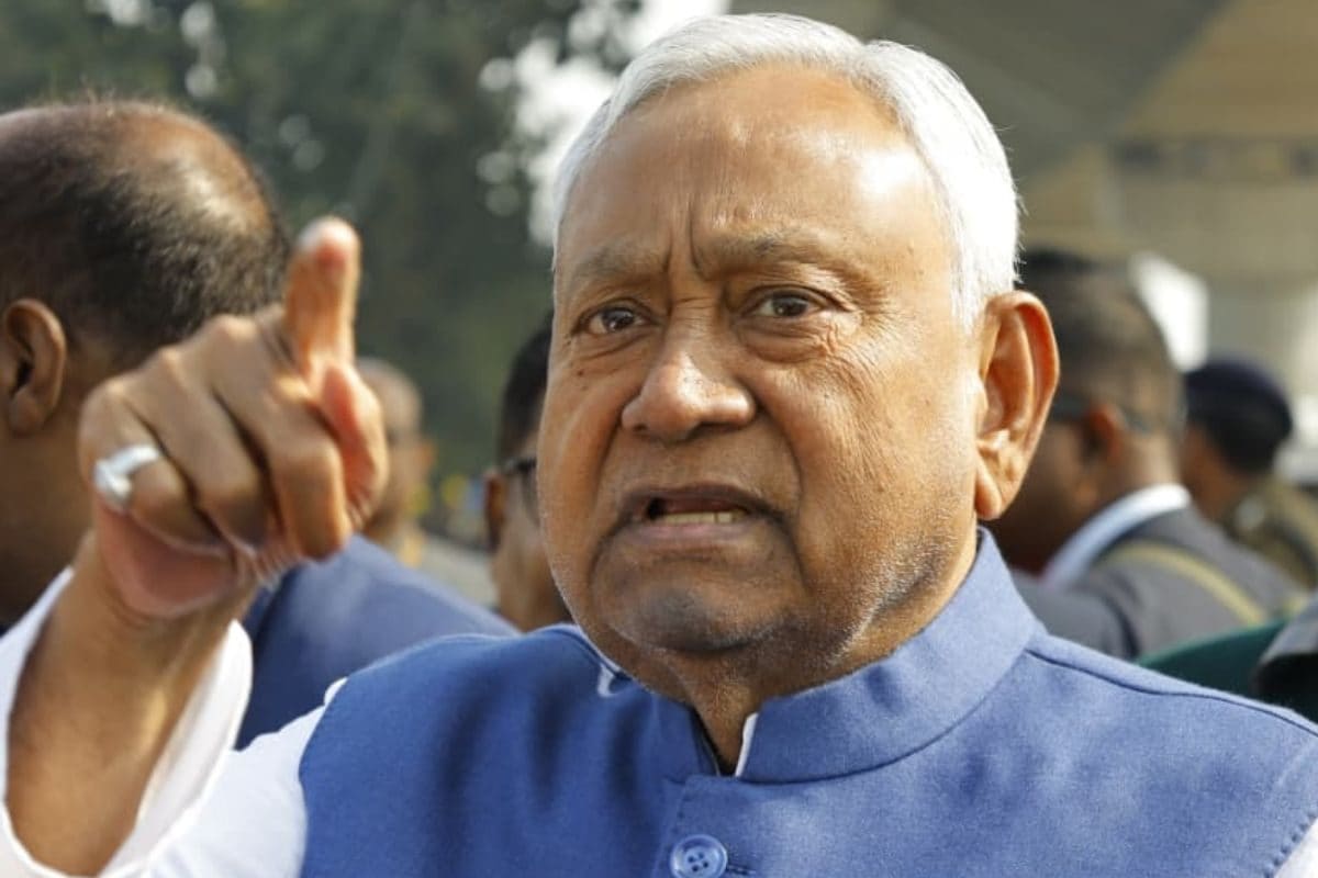 नीतीश सरकार राबड़ी देवी का कद बढ़ाना कह रहीपर RJD इसे छोटा करना क्यों कह रही