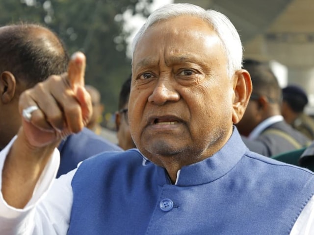 नीतीश सरकार राबड़ी देवी का कद बढ़ाना कह रही,पर RJD इसे छोटा करना क्यों कह रही?