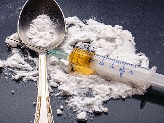 कितने घर तोड़ेगा चिट्टा? नशेड़ी पति से तंग नहर में लगा दी छलांग