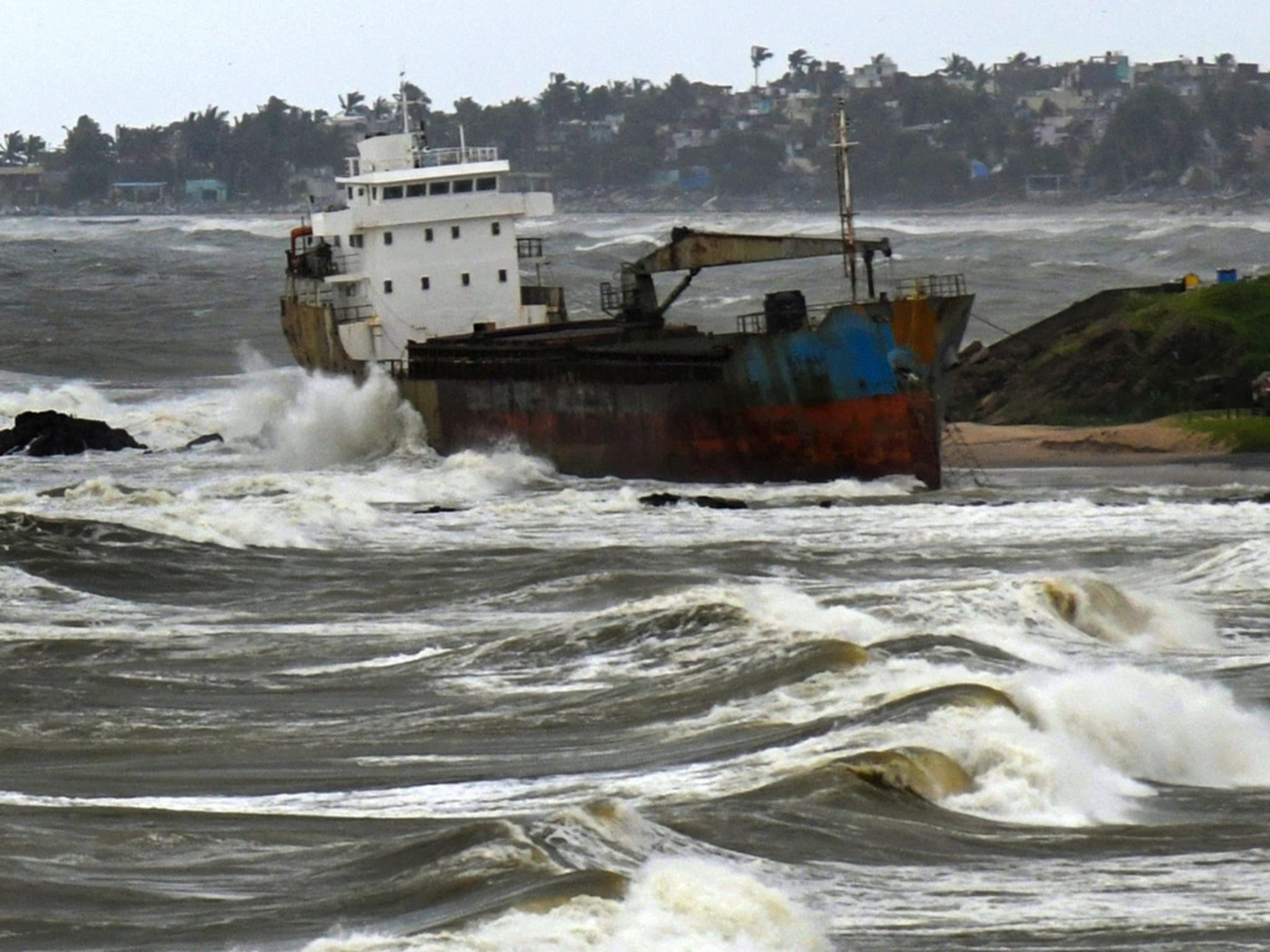 बंगाल की खाड़ी में उठा तबाही वाला बवंडर धुंध-ठंड की चादर में लिपटा दिल्ली-NCR