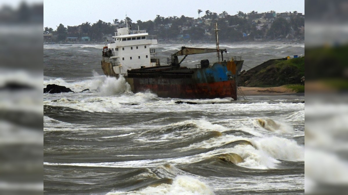 बंगाल की खाड़ी में उठा तबाही वाला बवंडर? धुंध-ठंड की चादर में लिपटा दिल्ली-NCR