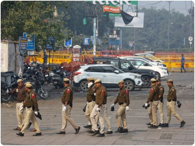 कश्मीर के 10 लोकेशन पर रेड, दिल्ली ब्लास्ट से जुड़े आतंकियों के घर सर्च ऑपरेशन