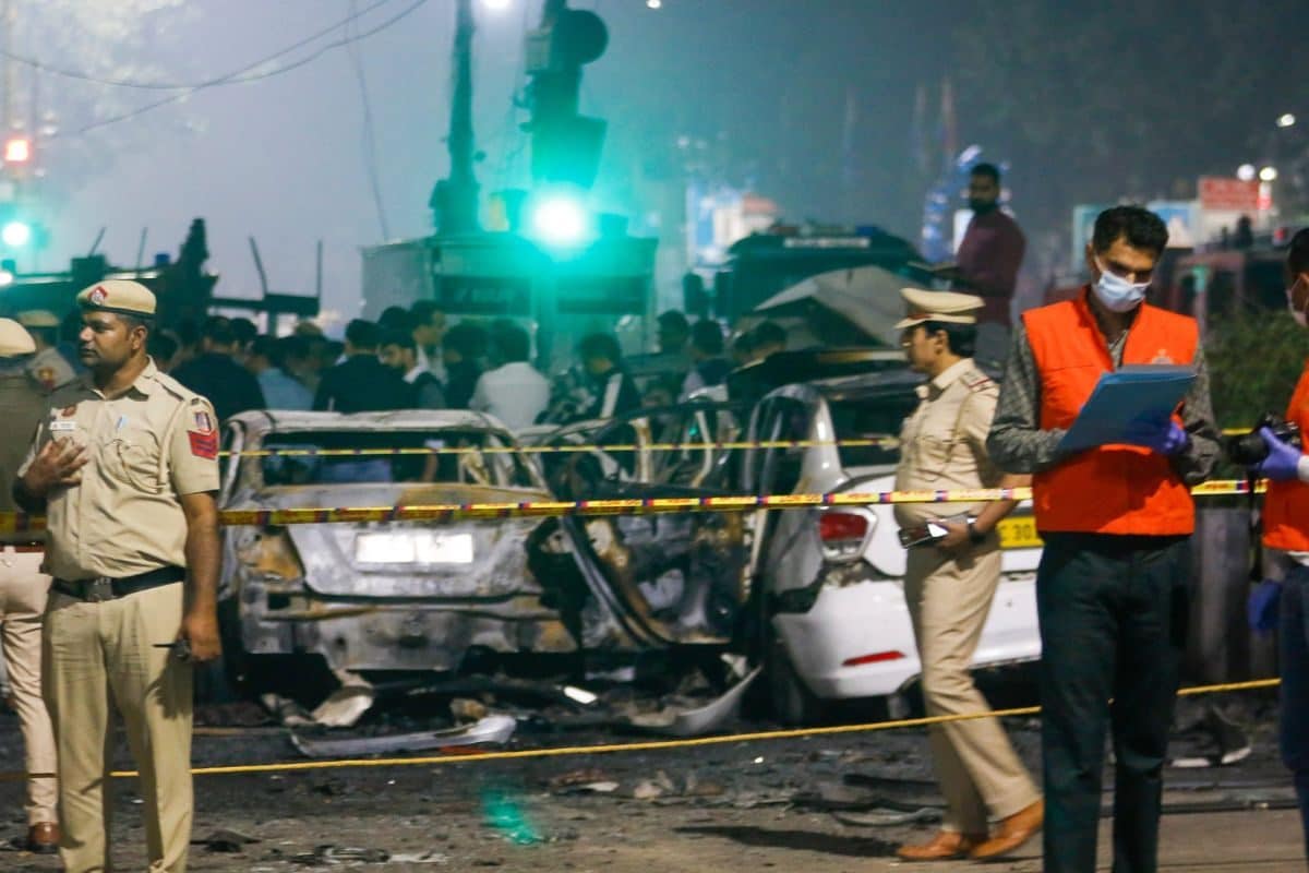 दिल्ली ब्लास्ट में नया मोड़ आतंकी उमर पर हुआ ऐसा खुलासा जांच की घूम गई सुई