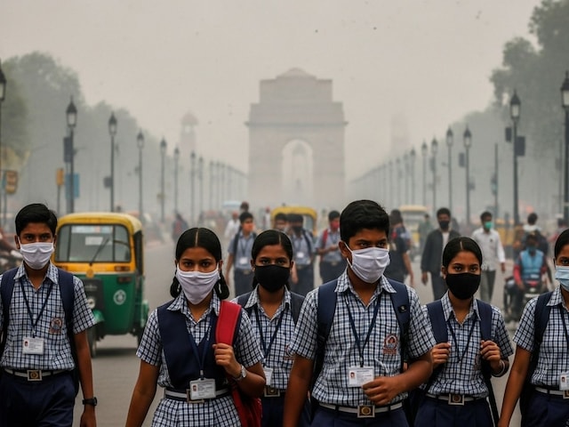 प्रदूषण के बीच दिल्ली में लग गया GRAP-3, जानिए क्या-क्या पाबंदियां होंगी