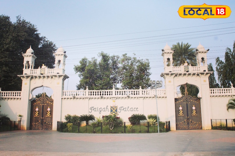 पैगाह हवेलियाँ जटिल नक्काशीदार दीवारों लकड़ी के जालीदार दरवाजों और खूबसूरत आँगन वाली एक हवेली का एक कोना है। निज़ामों के रिश्तेदार पैगाह परिवार की ये हवेलियाँ इस्लामिक फारसी और यूरोपियन डिज़ाइनों का अनूठा मेल हैं। हालाँकि अब कई खंडहर हो चुकी हैं, लेकिन इनकी बची हुई नक्काशी उनके पुराने वैभव का अहसास कराती है।