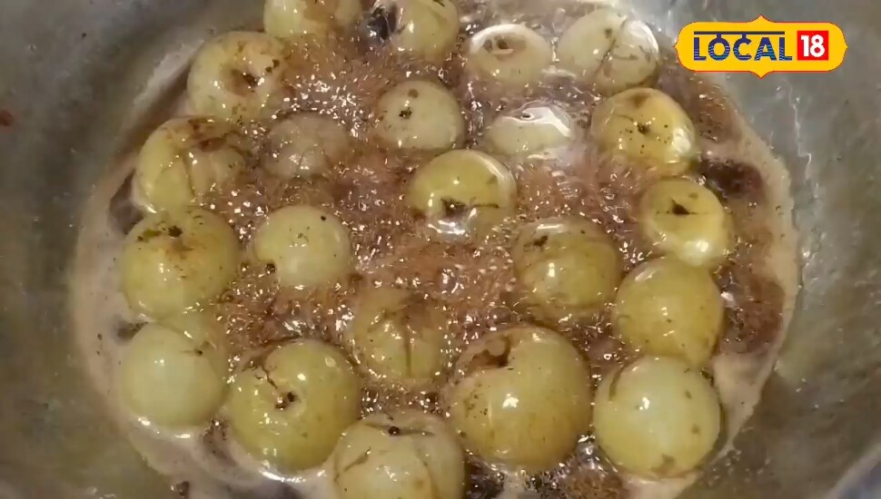 दादी का नुस्खा, आधुनिक ट्विस्ट! छत्तीसगढ़ी स्टाइल में बनाएं आंवला-गुड़ आचार