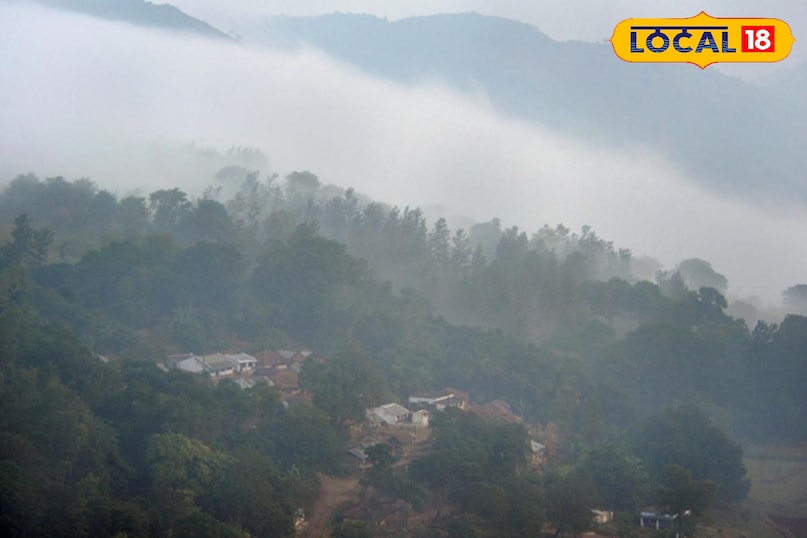 क्यों पड़ती है यहाँ बर्फ? हालाँकि 1000 मीटर कम लग सकता है, लेकिन दक्षिण भारत के संदर्भ में यह एक महत्वपूर्ण ऊँचाई है जो तापमान को गिरने में मदद करती है। यह गाँव एक घाटी में बसा है जो ठंडी हवाओं को इकट्ठा करने का काम करती है।