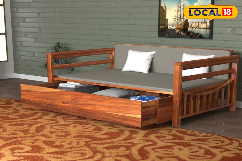 द कैप्टन्स कोच या डेबेड कैप्टन्स कोच या डेबेड एक ऐसा सोफा है जिसके एक साइड बैठने की जगह को लंबा करके एक ऐसी जगह बनाई गई होती है जहां आप पैर फैलाकर आराम से लेट सकते हैं। यह अल्टीमेट कम्फर्ट और आराम का प्रतीक है। यह मॉडर्न लाइफस्टाइल की डिमांड है काम के बाद पूरी तरह से आराम करने का स्पेस।