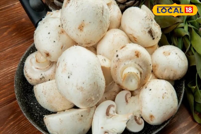 To boost your immunity, drink mushroom soup in winter. 