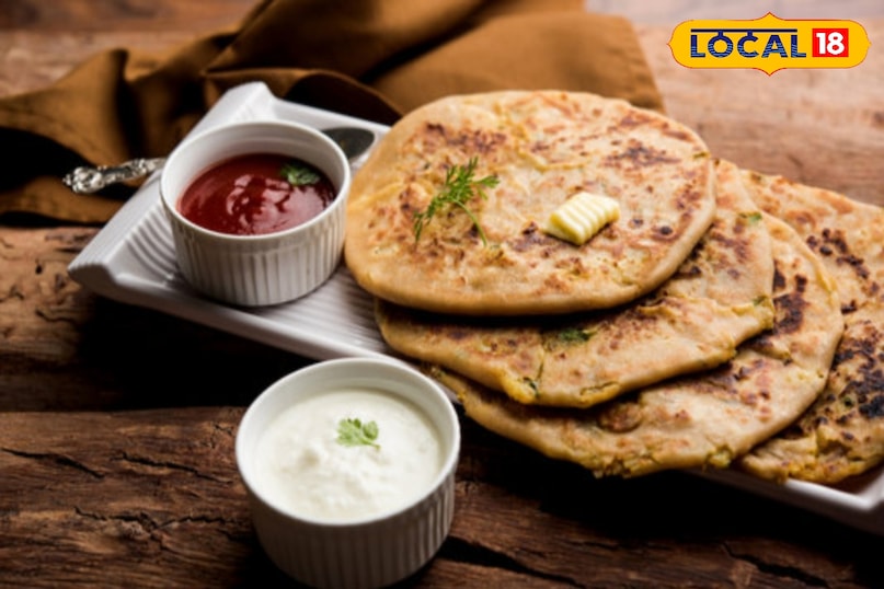 कई तरह के परांठे बना कर लोग खाते है कई तरह के परांठे बना कर लोग खाते है